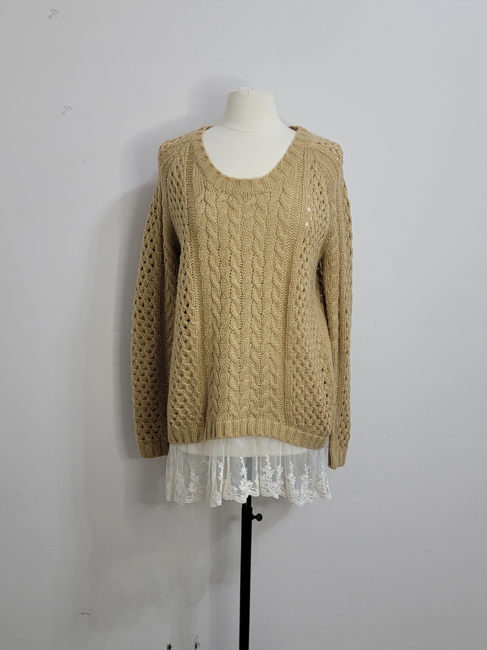 Vestique Camel Cable Knit Open Weave Sweater with Built-In Lace Hem Size M Beige